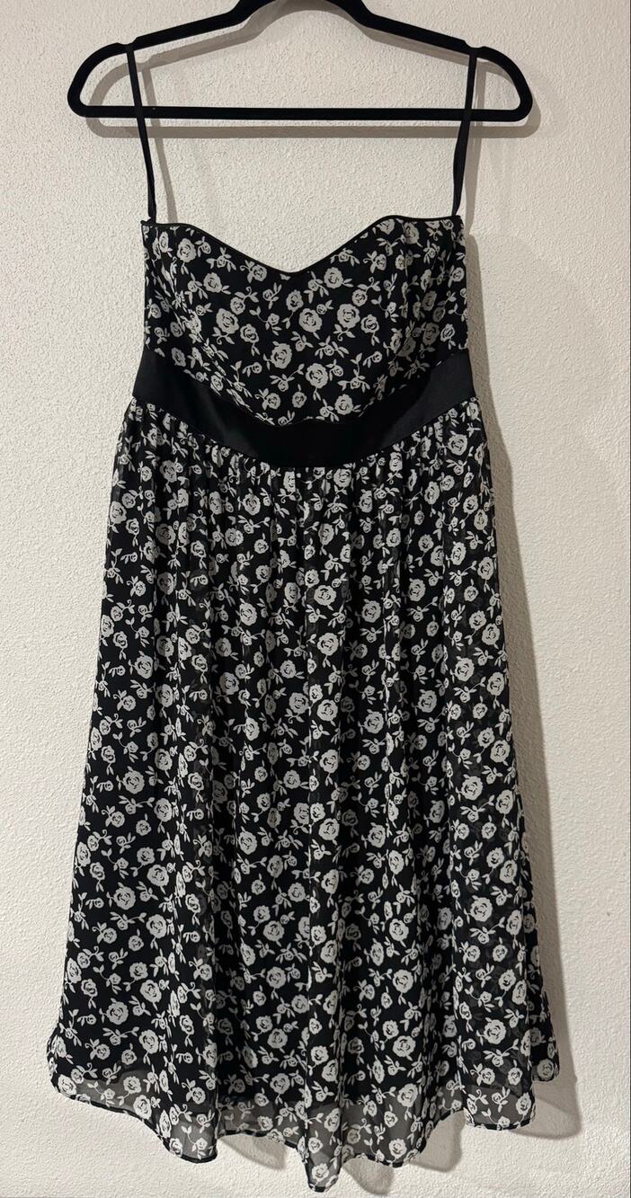 White House Black Market Black/White Rose Floral Strapless Sweetheart Dress 8